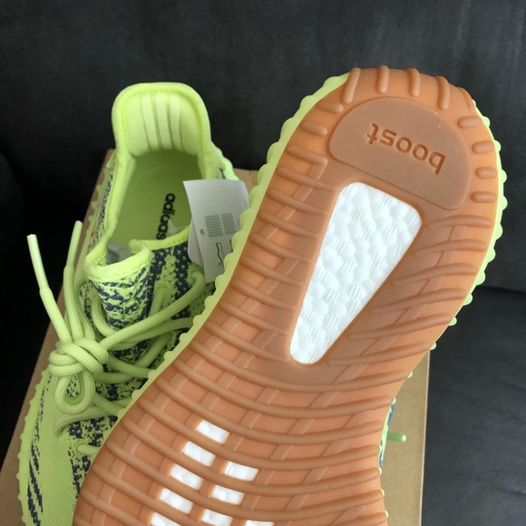 Yeezy Boost 350 - Picture 4 of 8